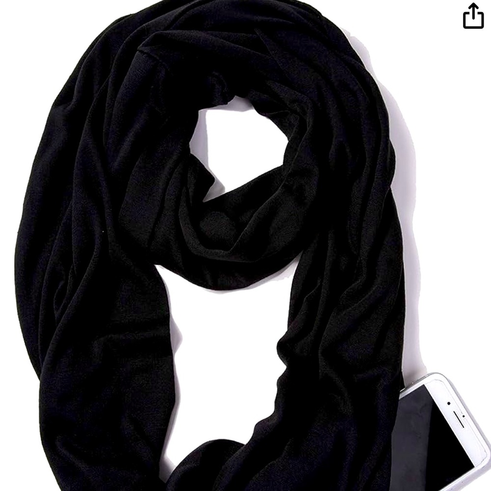 Beyond Yoga hidden pocket scarf NWT